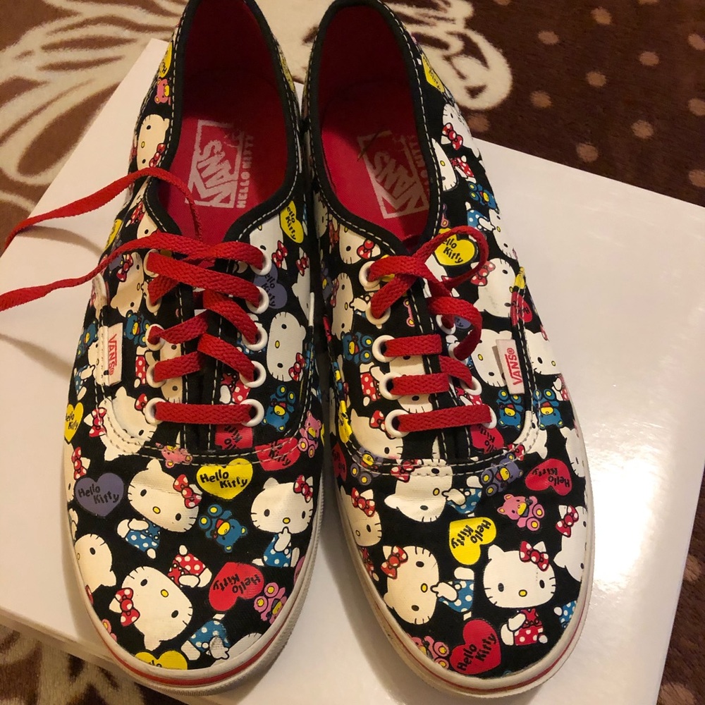 Kello Kitty Vans
